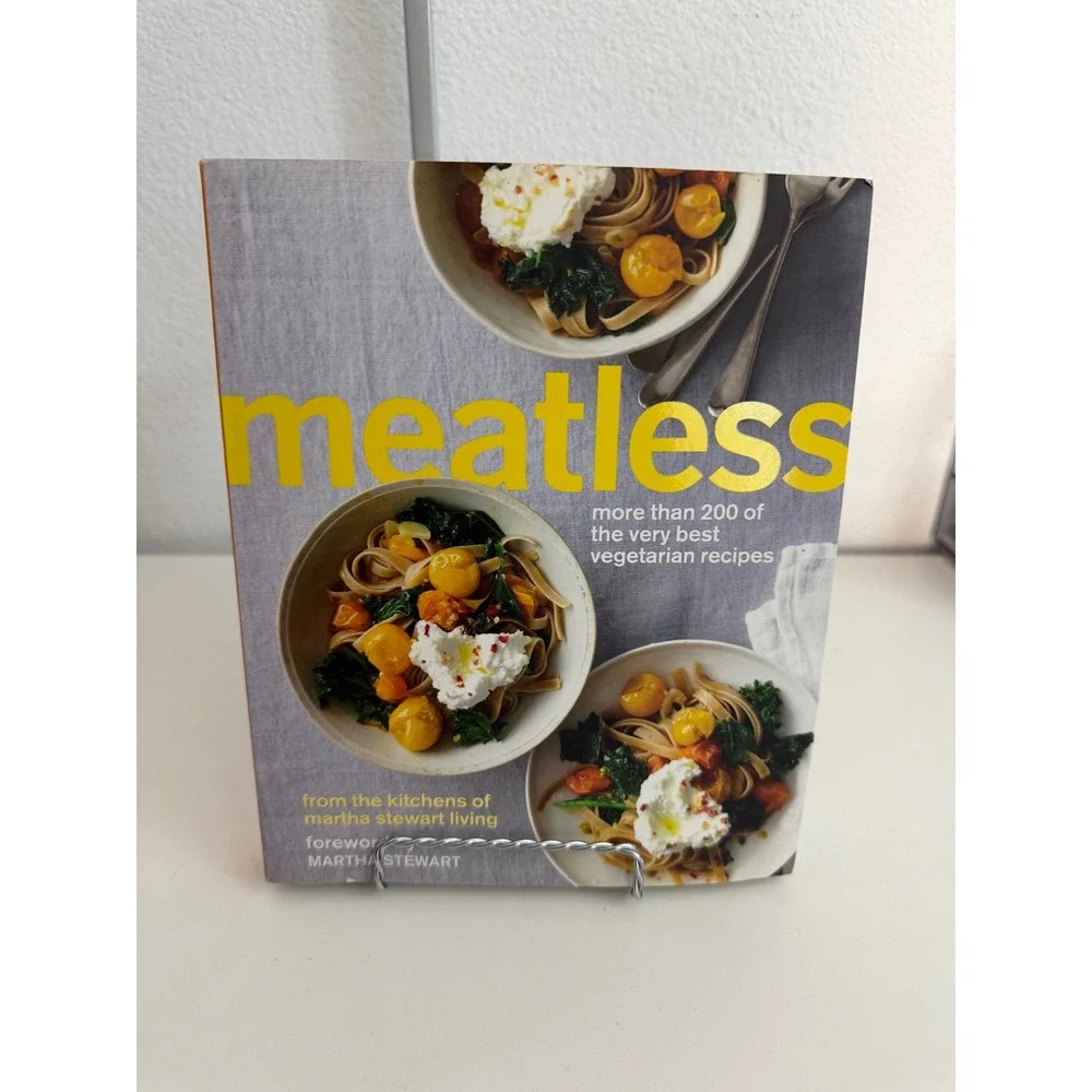 Meatless Martha‎ Stewart Living Vegetarian Recipes Cookbook Softcover